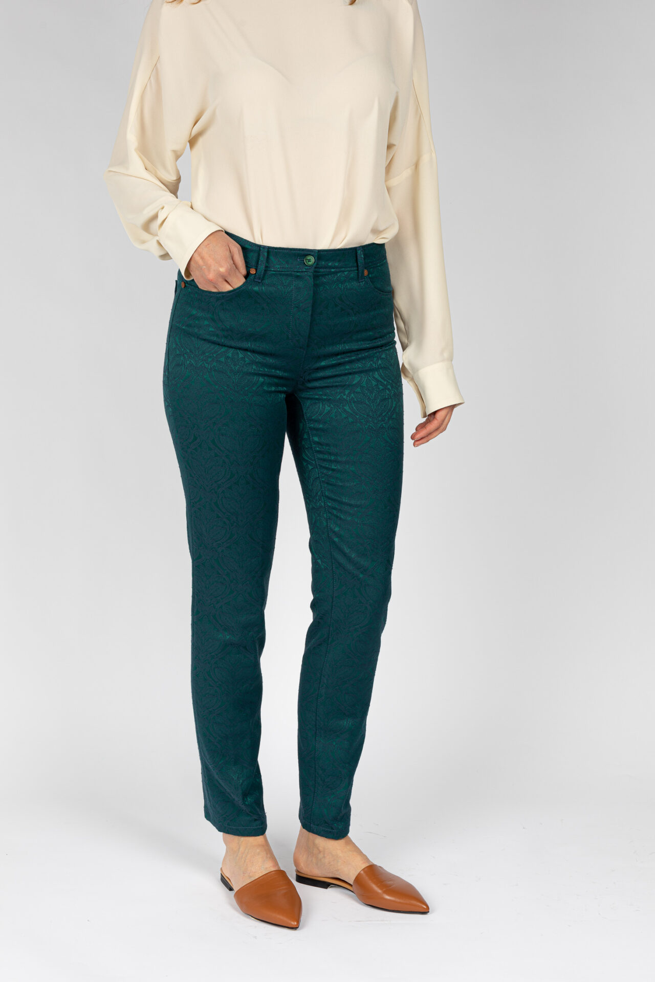 Pantaloni linea Jeans tessuto jacquard disegno fiore colore verde P19950GT - 2