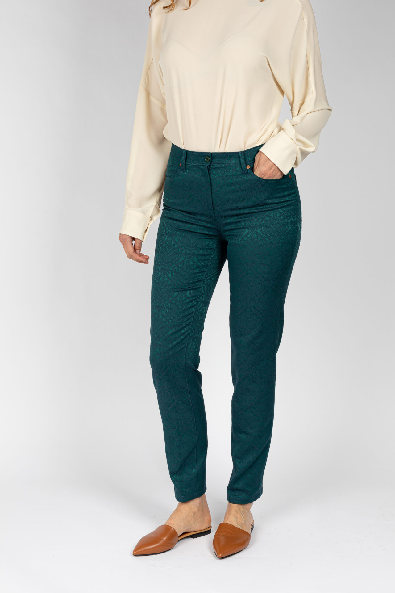 Pantaloni linea Jeans tessuto jacquard disegno fiore colore verde P19950GT - 3
