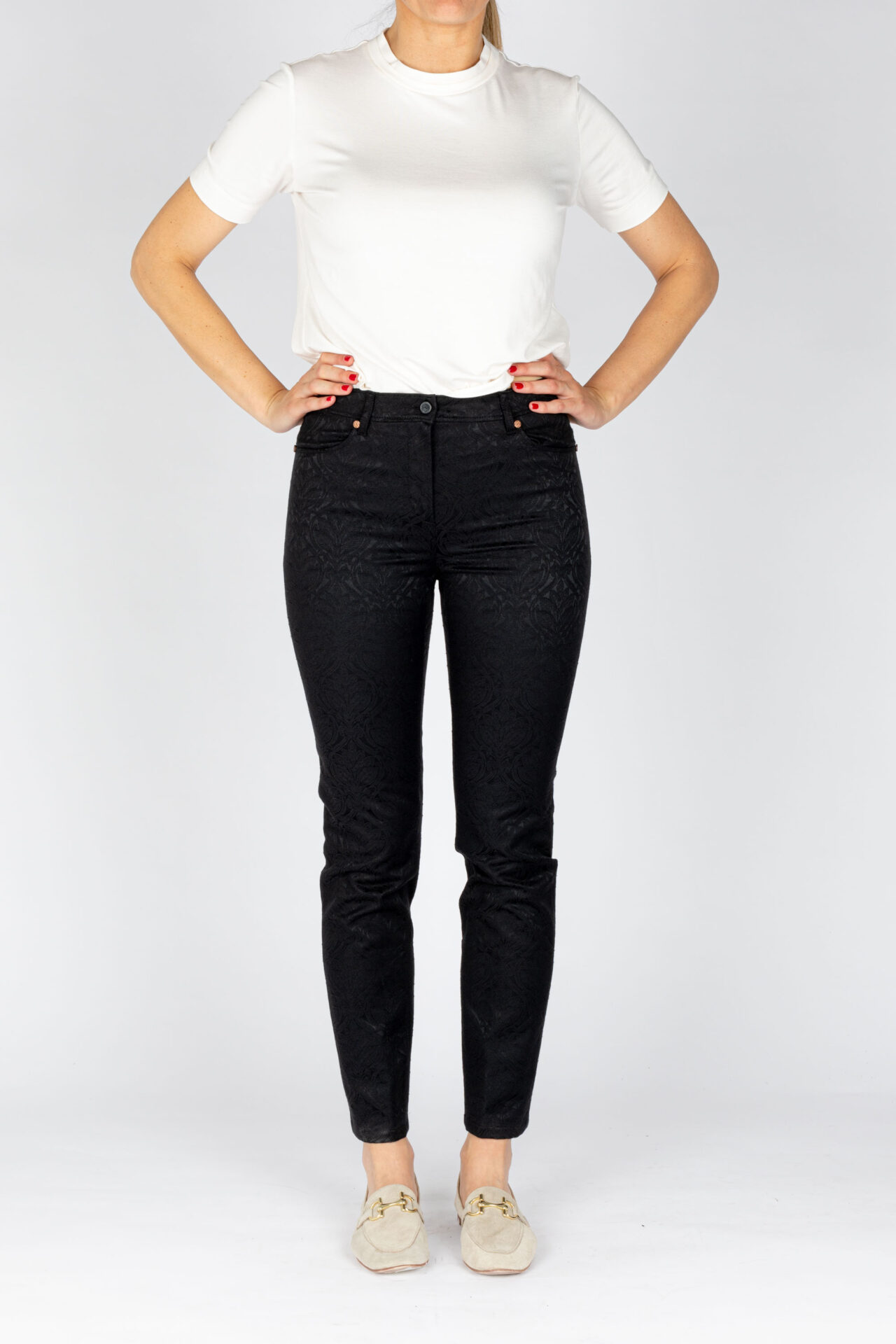 Pantaloni disegno fiore colore nero, linea Jeans tessuto jacquard